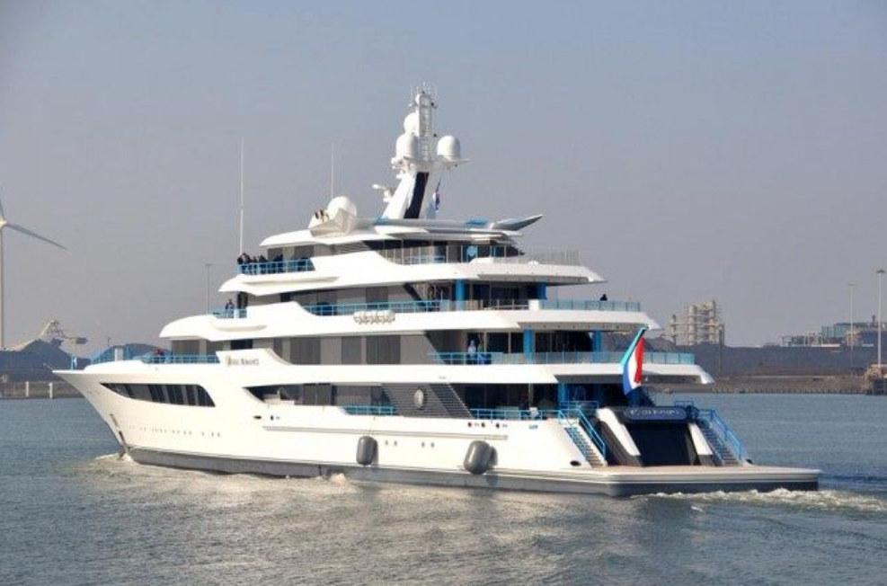 Seized Superyacht Royal Romance to Be Auctioned to Support Ukraine's ...